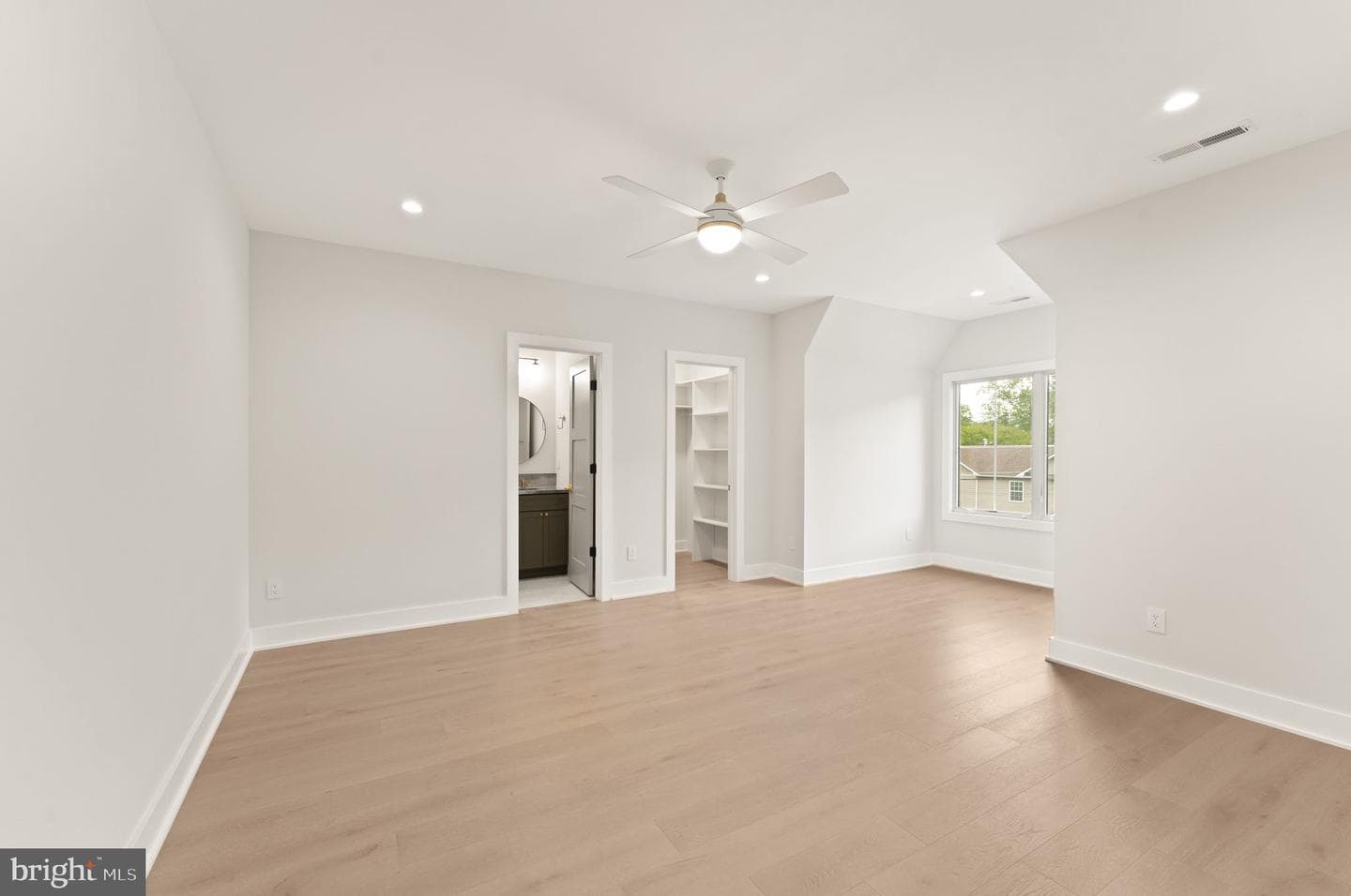 208 Elm Street SW photo 34