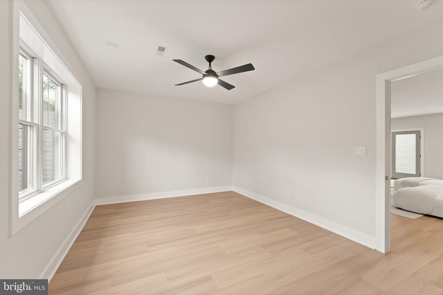 208 Elm Street SW photo 41