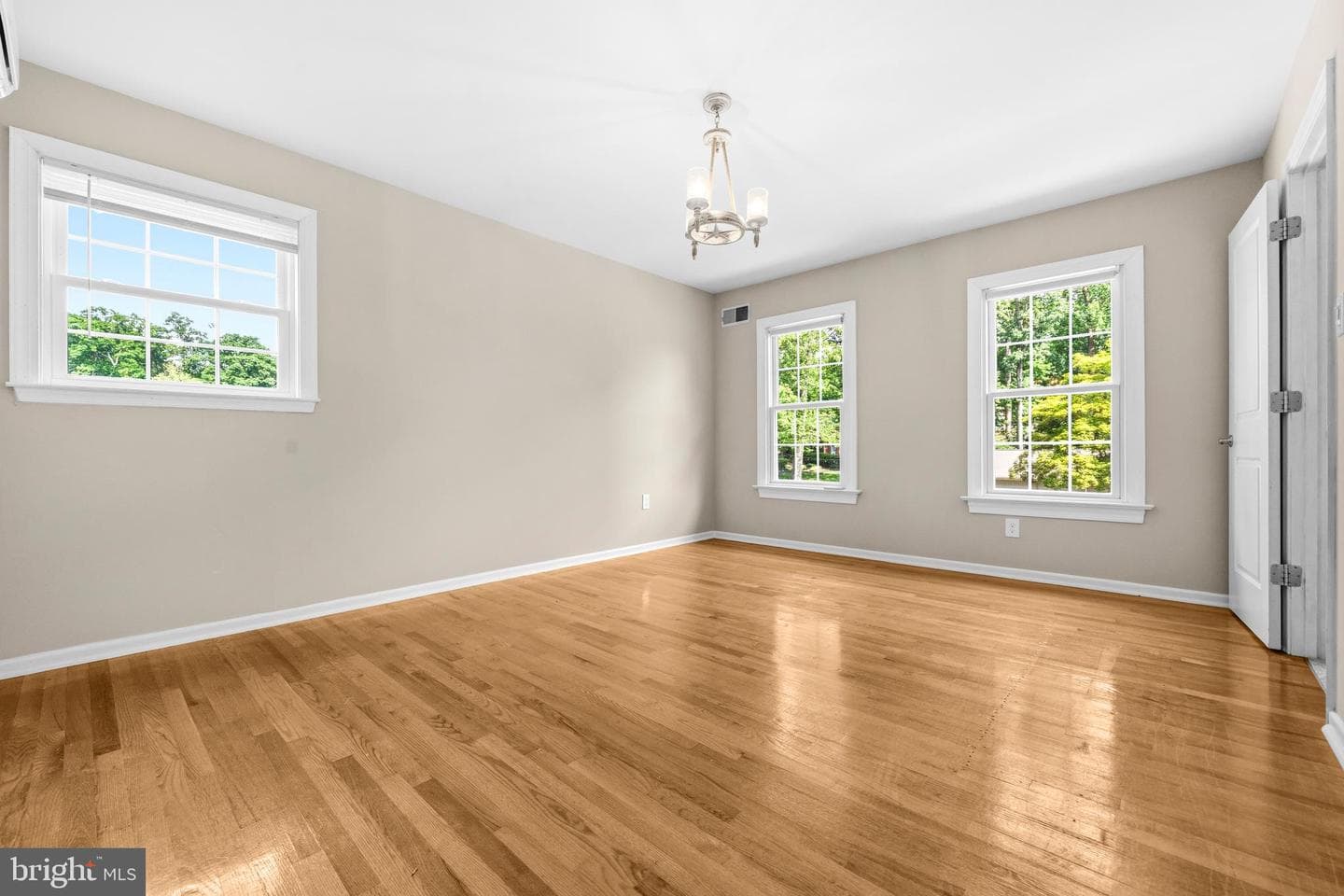 5110 Holden Street photo 23
