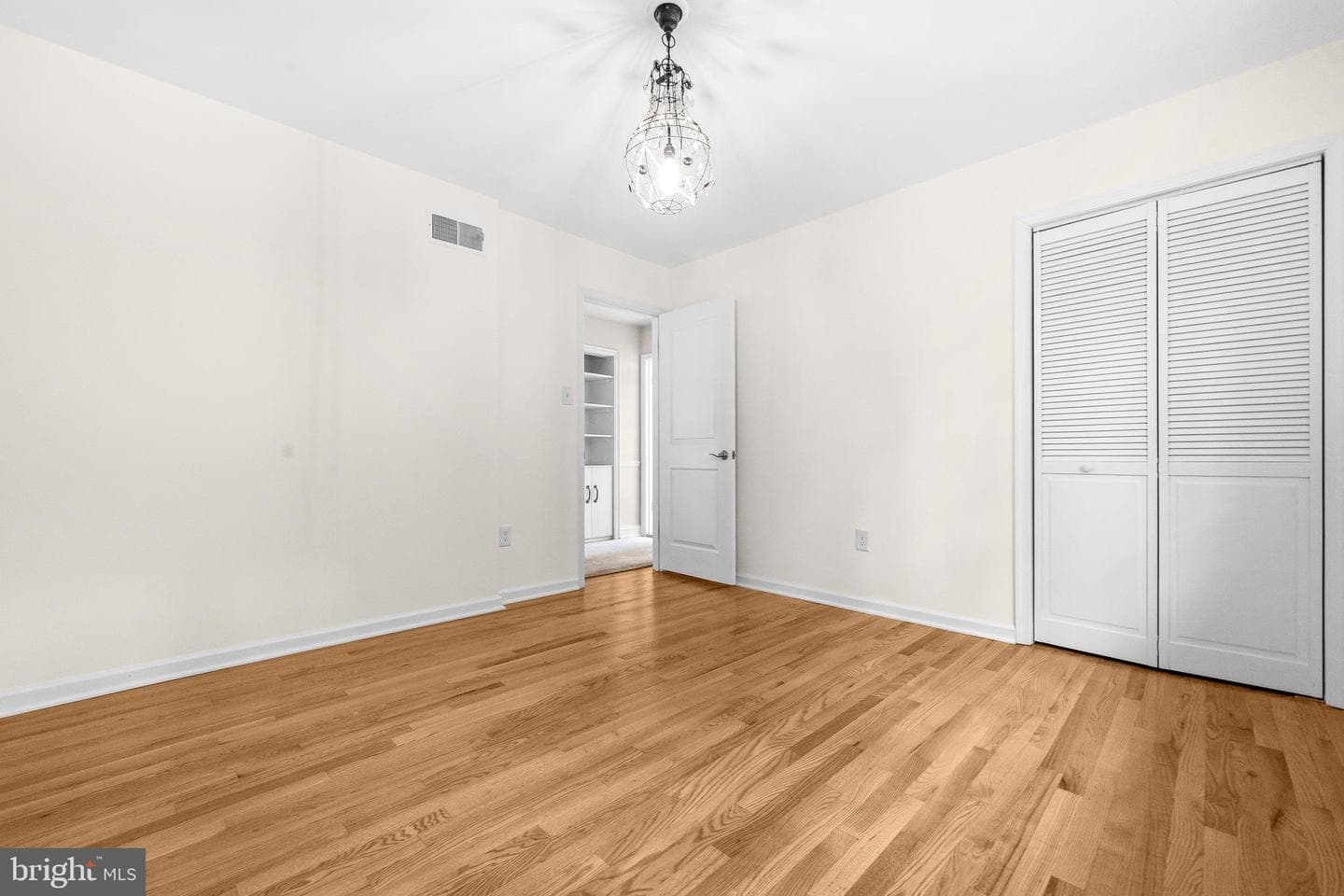 5110 Holden Street photo 32