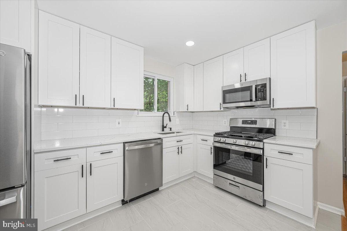 8624 Parliament Drive photo 12