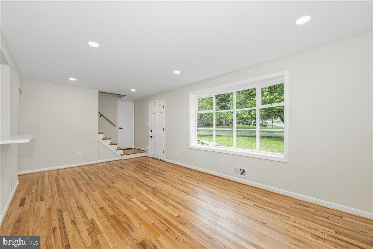 8624 Parliament Drive photo 19