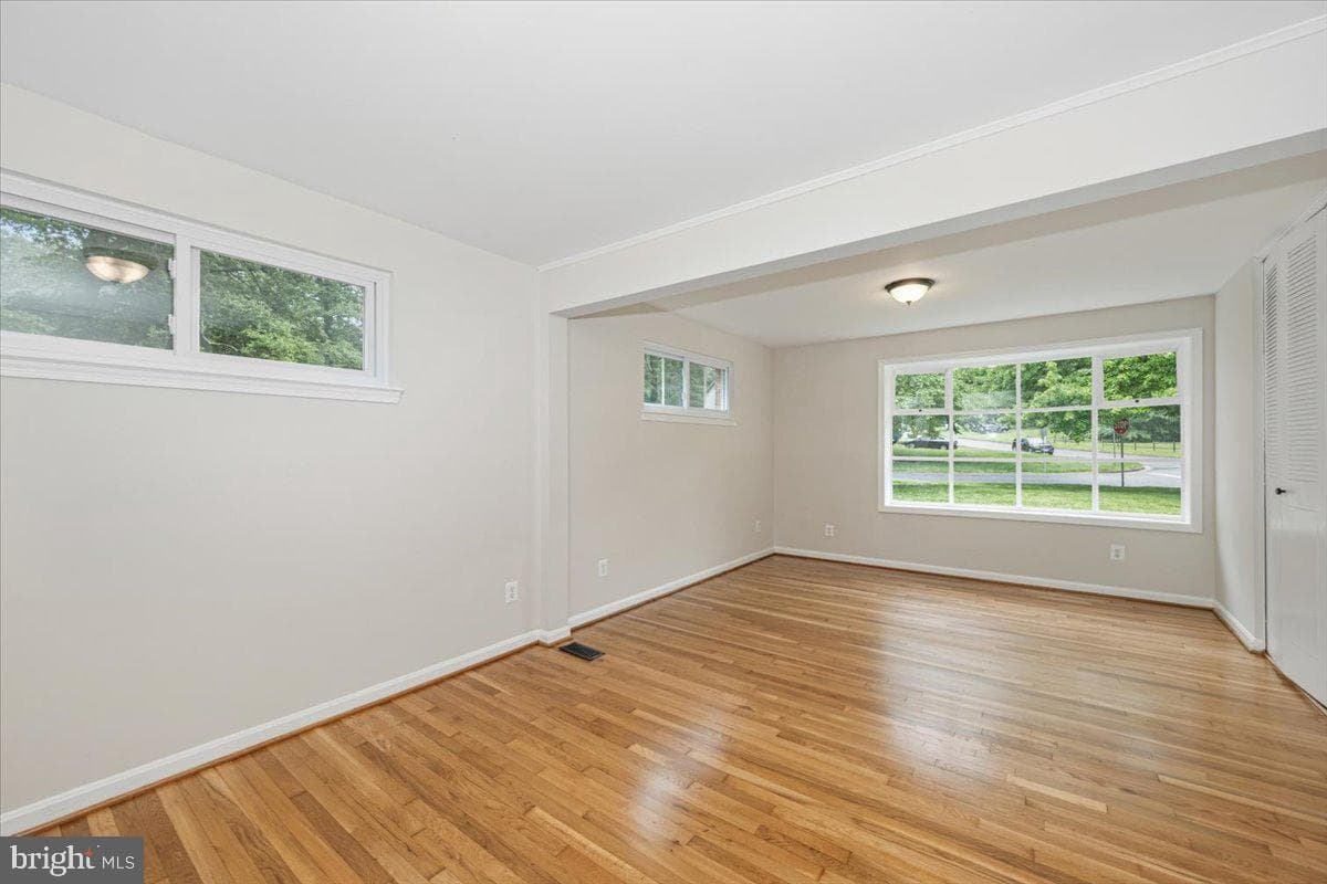 8624 Parliament Drive photo 23