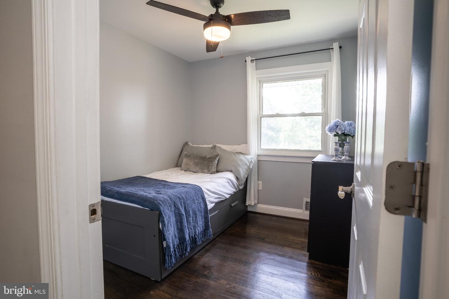 8926 Sylvania Street photo 10