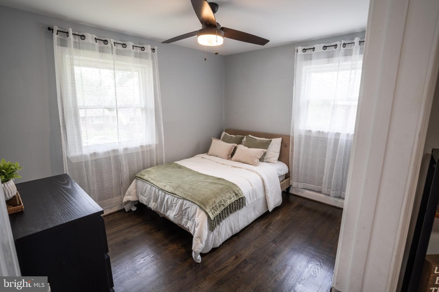 8926 Sylvania Street photo 12