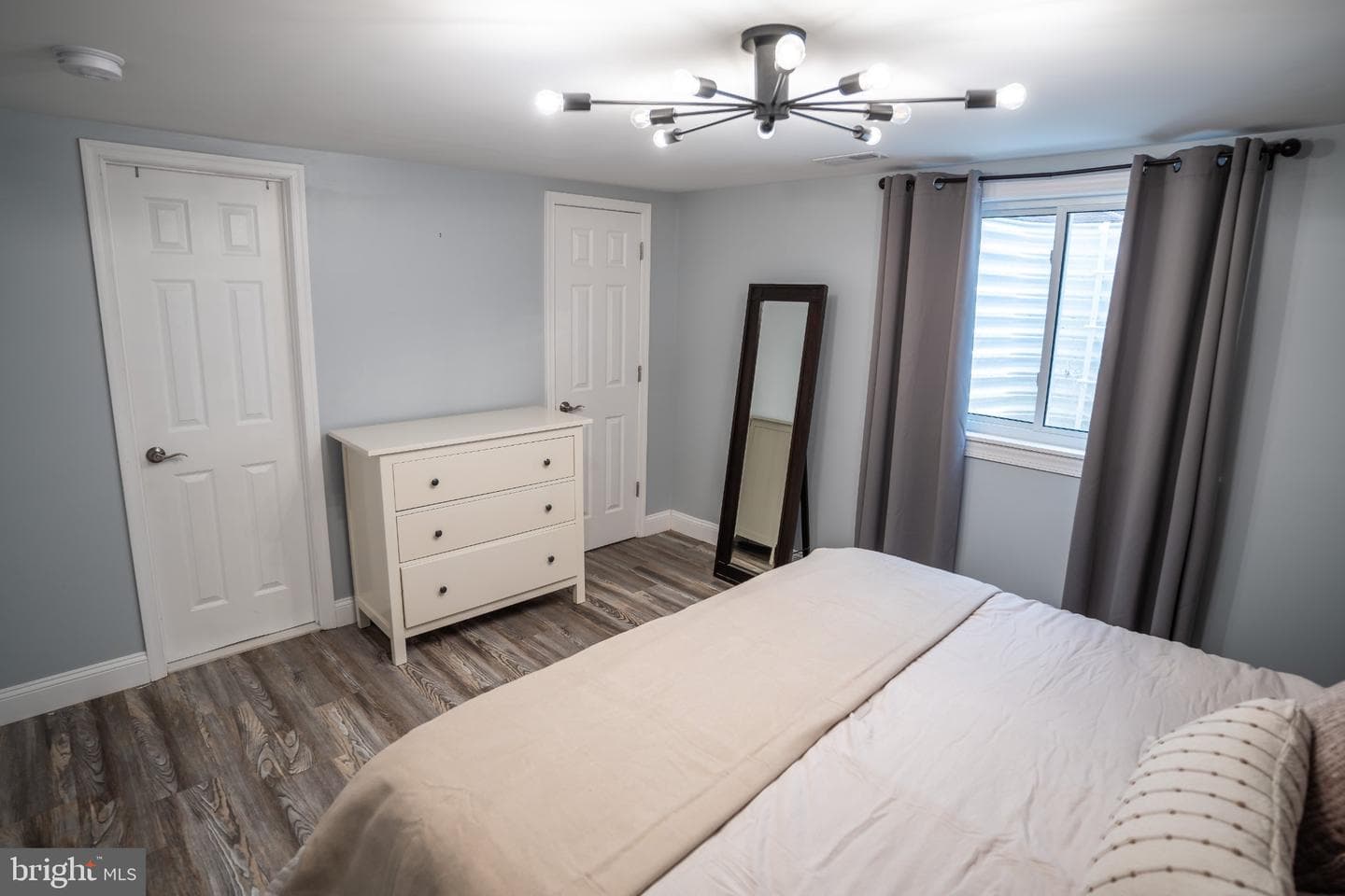 8926 Sylvania Street photo 25