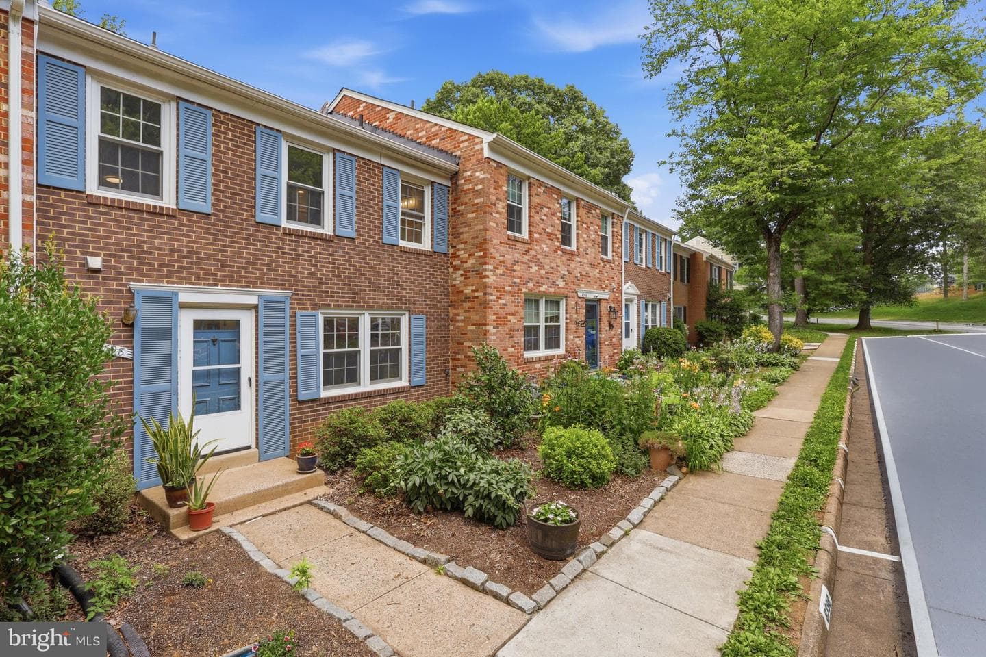 8398 Uxbridge Court photo 33
