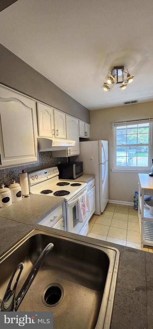 2815 Lee Landing Court photo 4