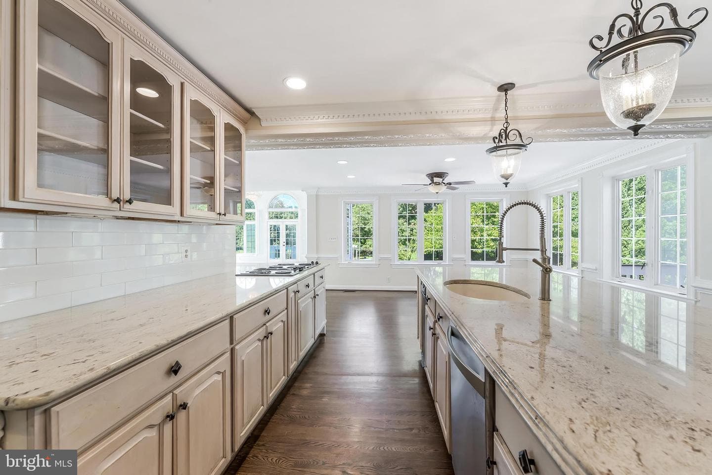 10520 Hunting Crest Lane photo 24