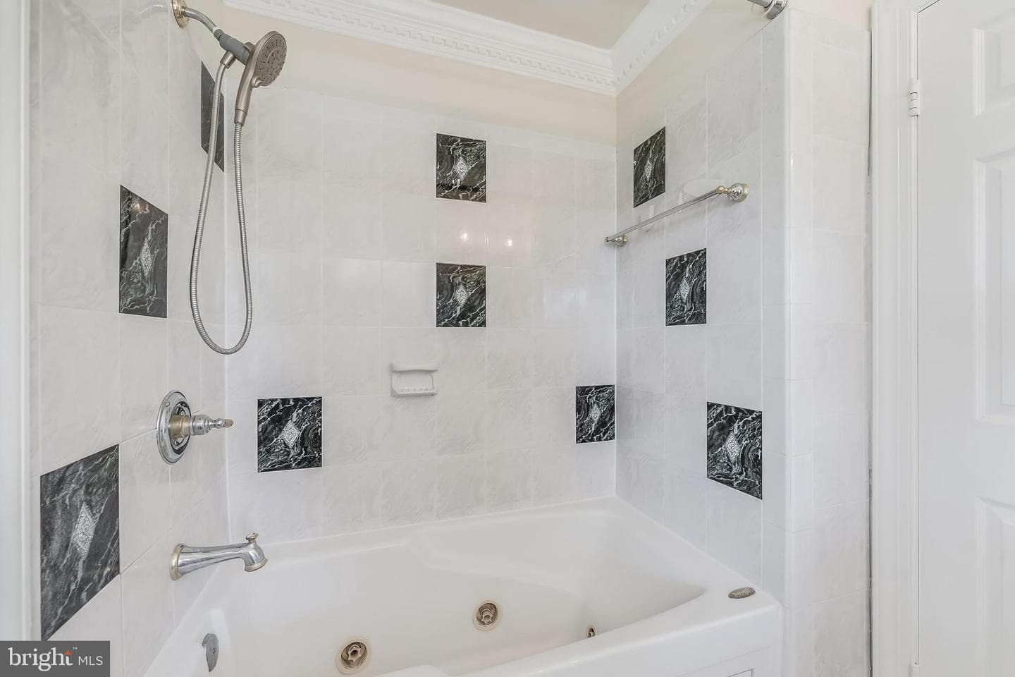 10520 Hunting Crest Lane photo 48