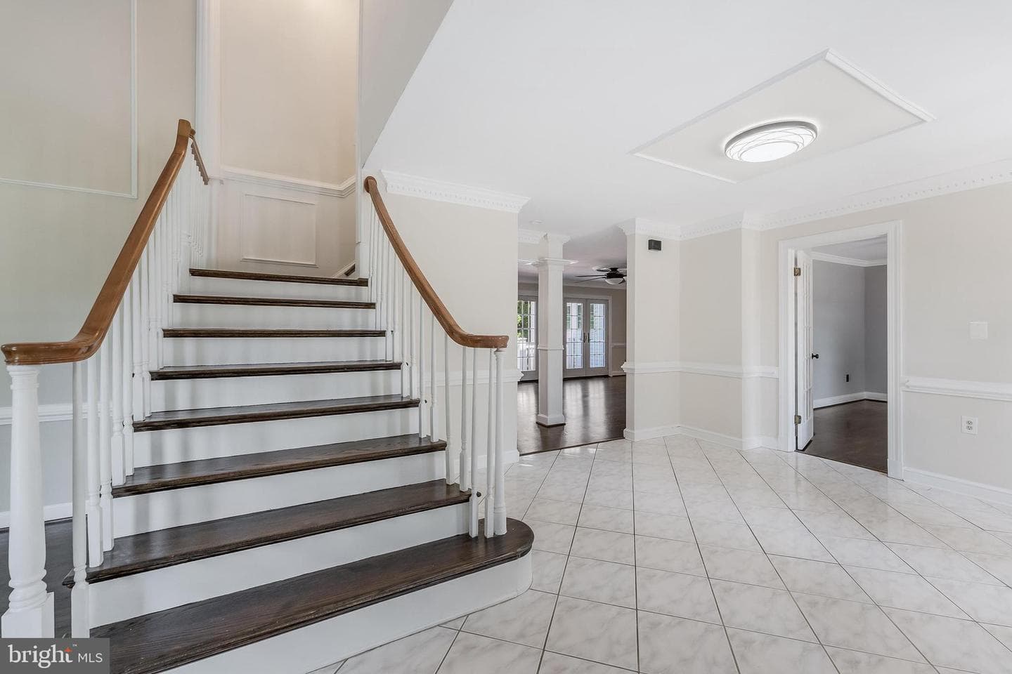 10520 Hunting Crest Lane photo 5