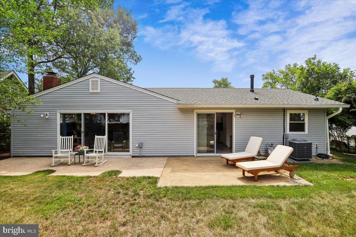 4214 Penner Lane photo 9
