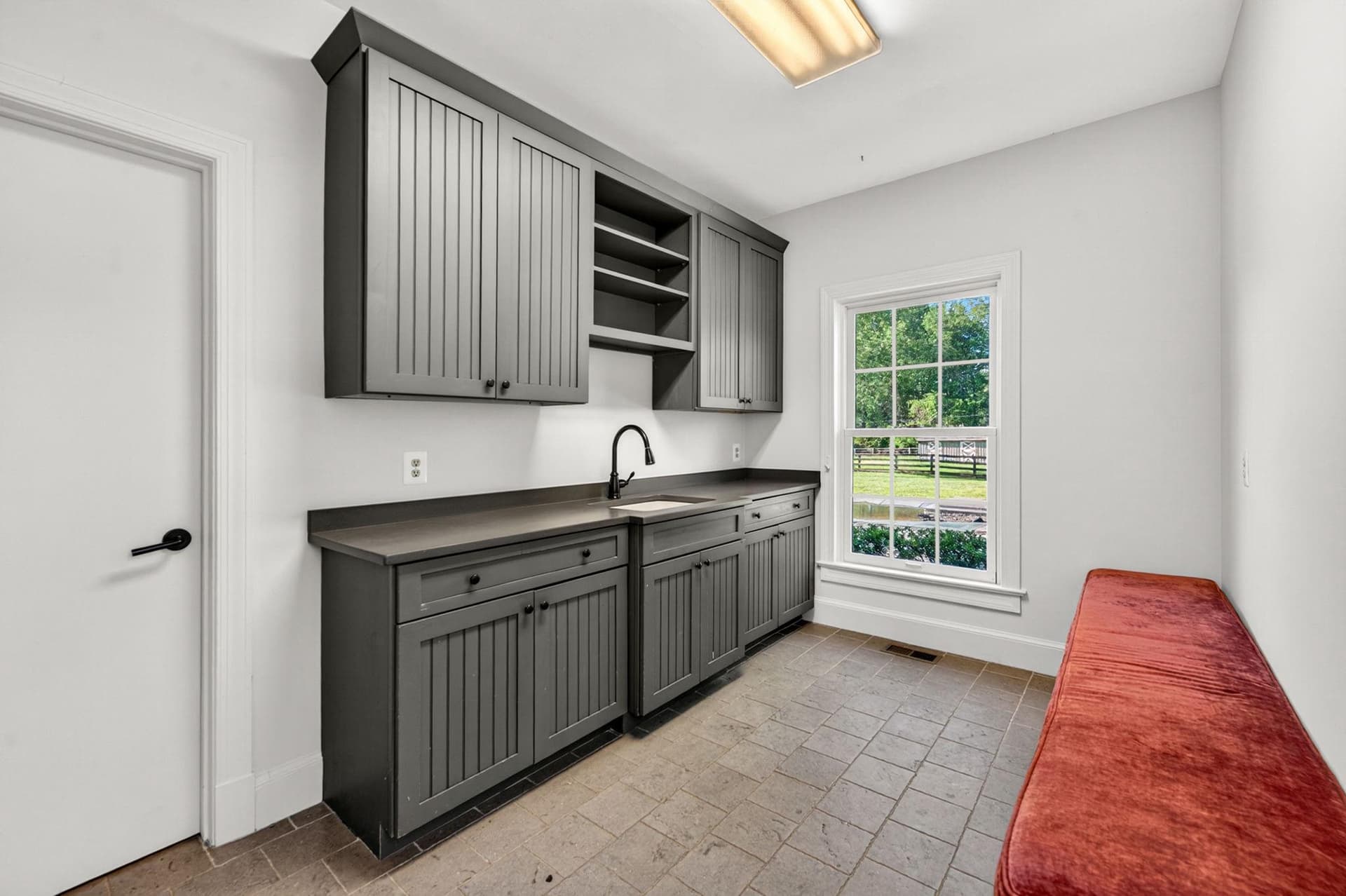 11748 Thomas Avenue photo 23