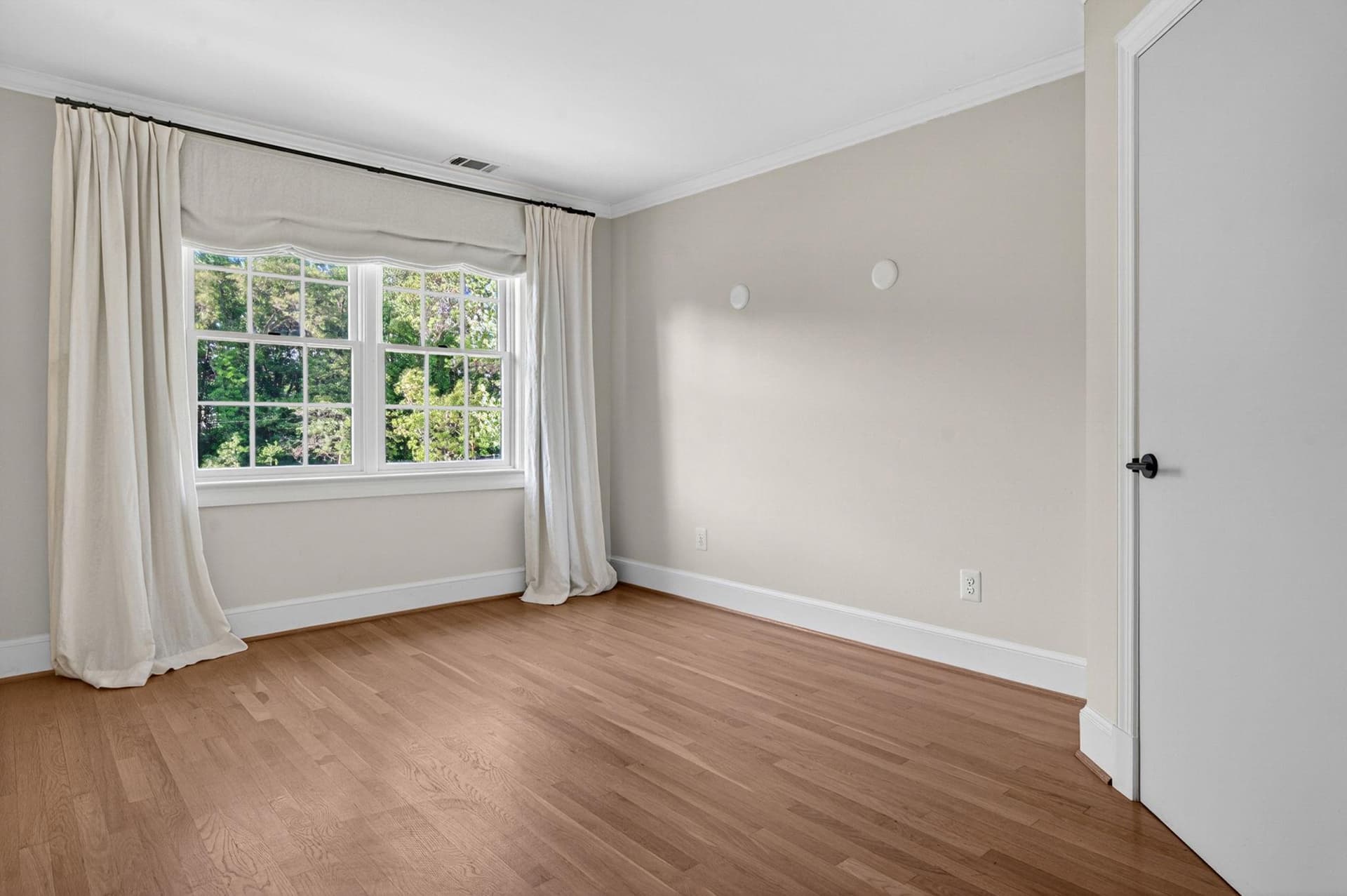 11748 Thomas Avenue photo 28