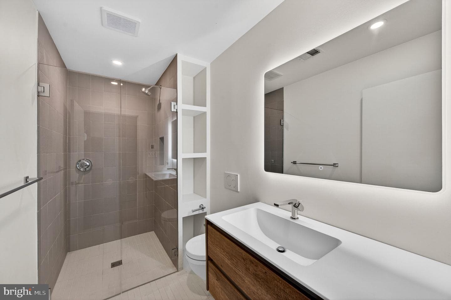 11748 Thomas Avenue photo 30