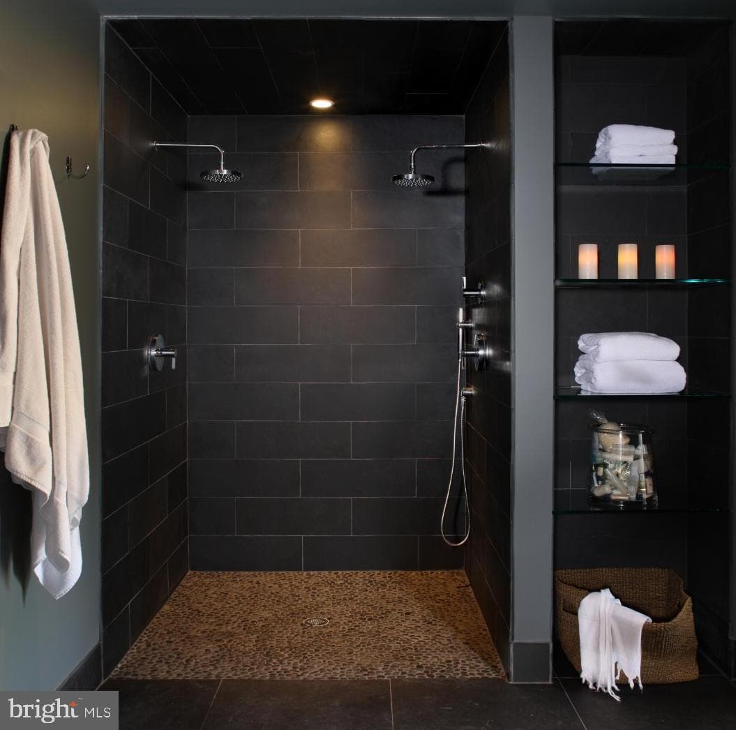 11748 Thomas Avenue photo 35