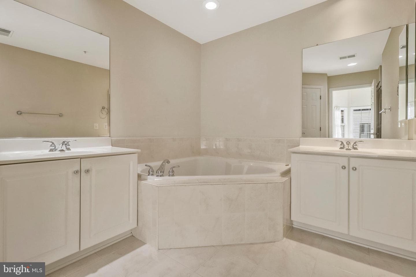 8847 Ashgrove House Lane photo 21