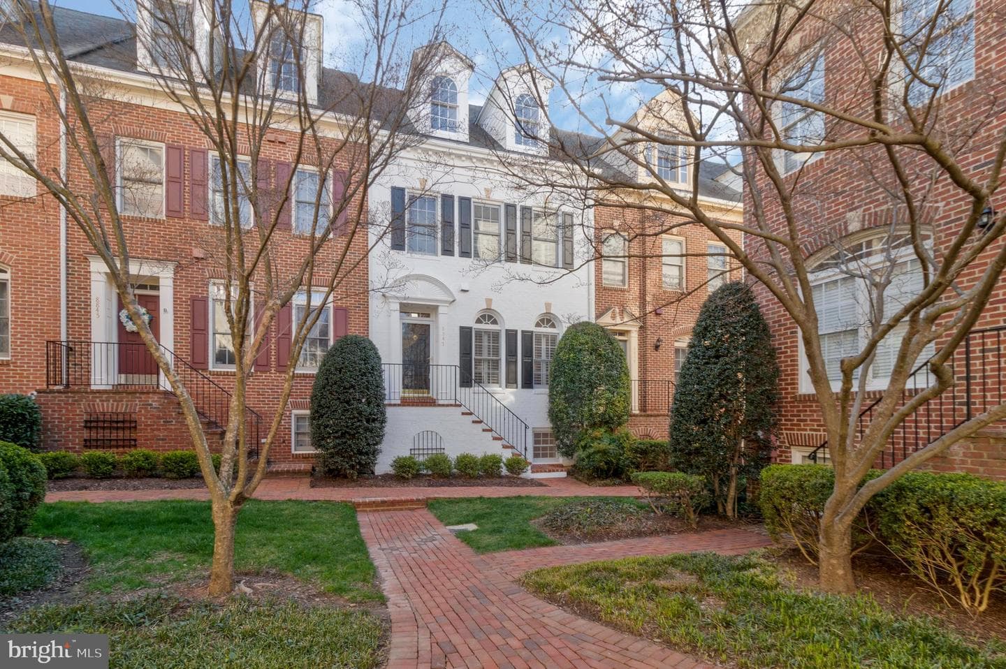 8847 Ashgrove House Lane photo 3