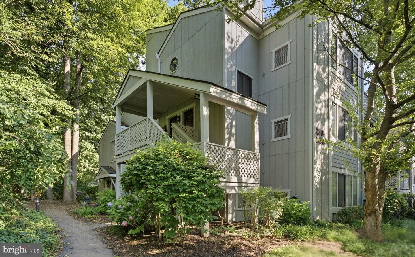 2238 Hunters Run Drive, Reston