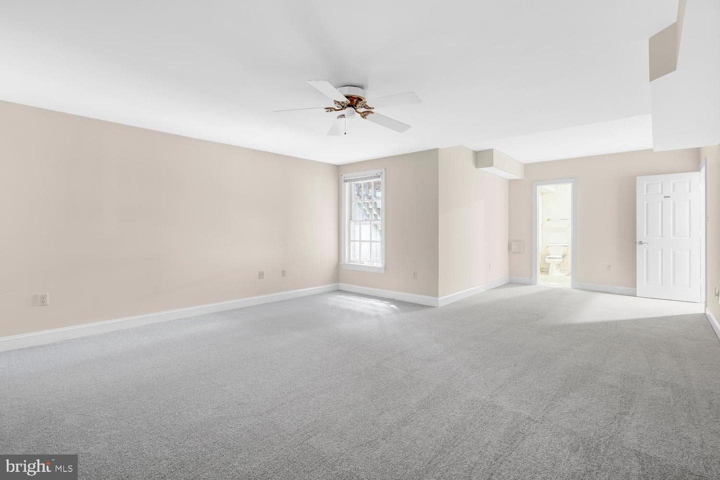 9400 Ludgate Drive photo 49