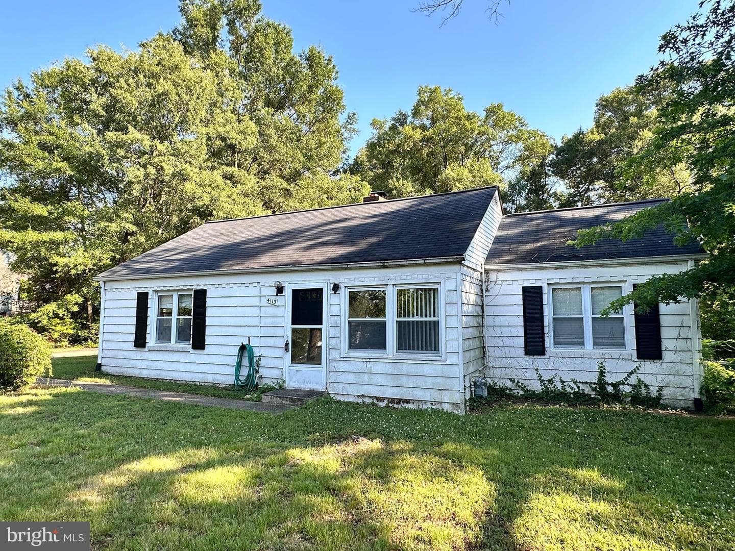 4113 Colonial Avenue, Alexandria