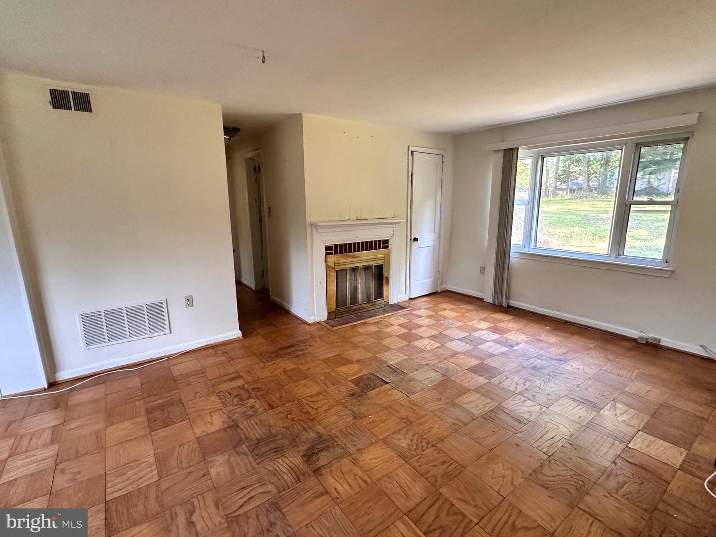 4113 Colonial Avenue photo 4