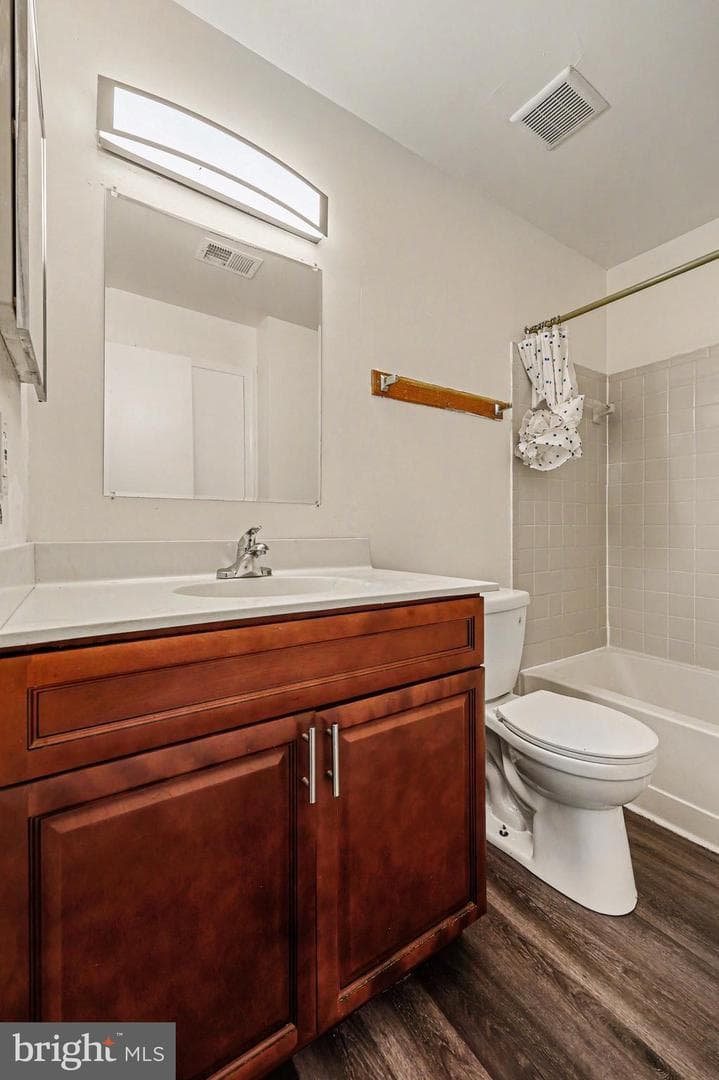 8619 Beekman Place #19d photo 22