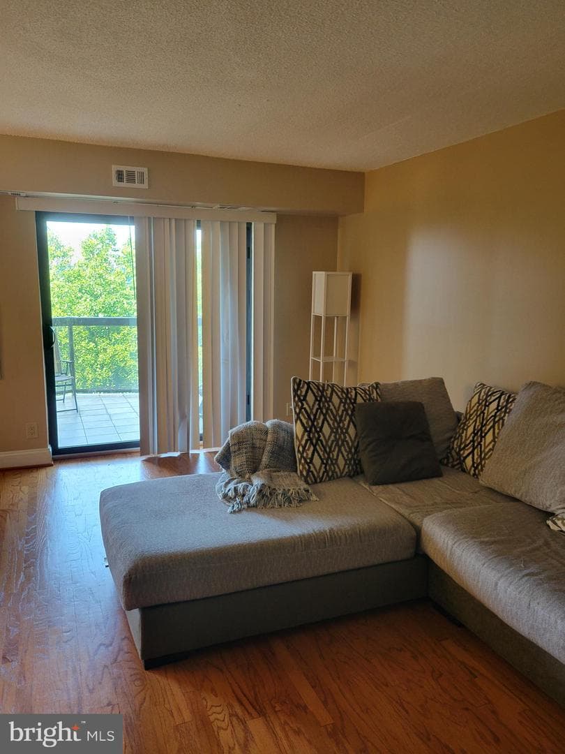 8370 Greensboro Drive #908 photo 4