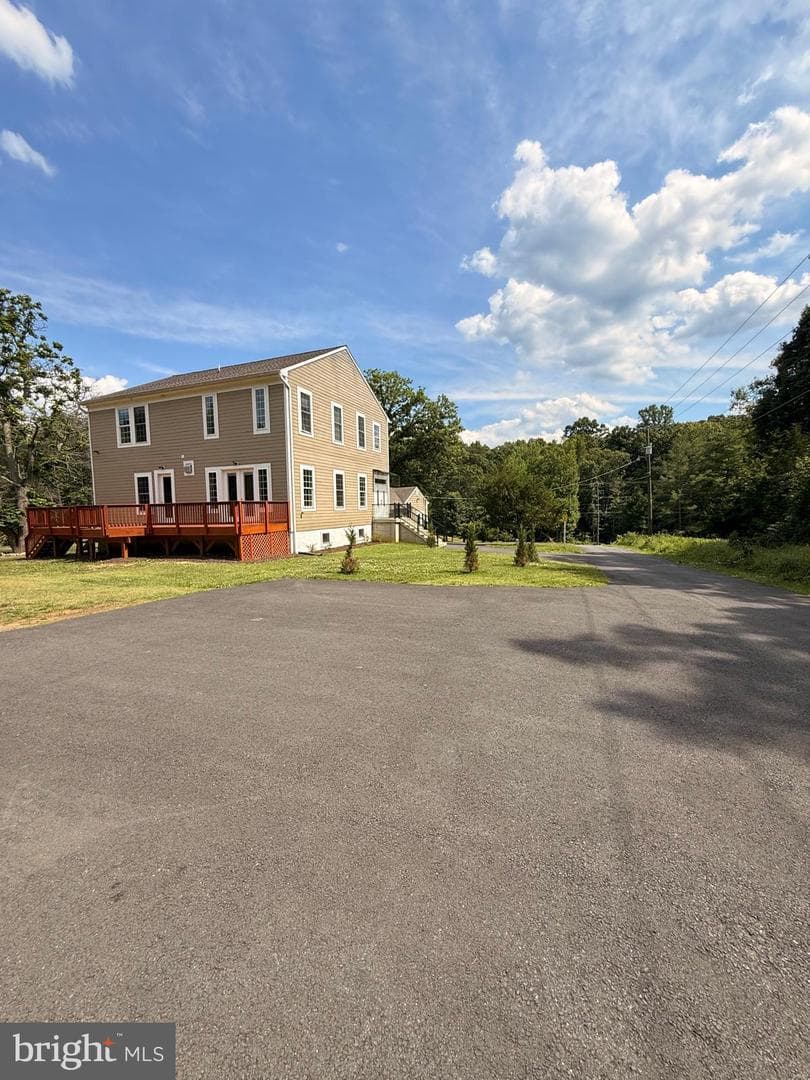 12304 Popes Head Road, Fairfax