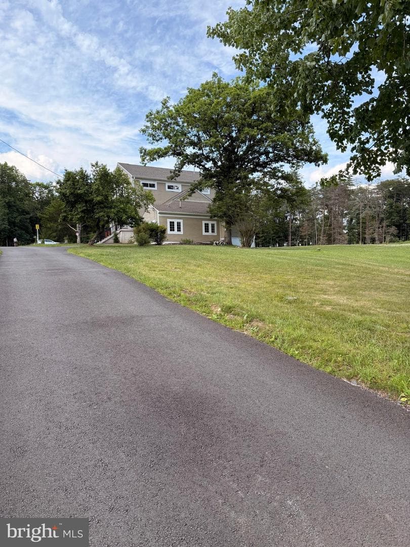 12304 Popes Head Road, Fairfax