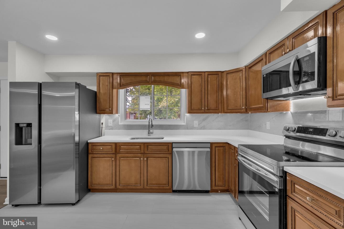 5907 Camberly Avenue photo 8