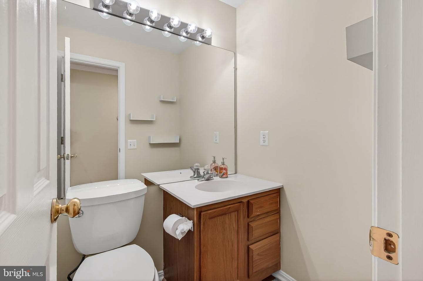 8209 Crossbrook Court #202 photo 14
