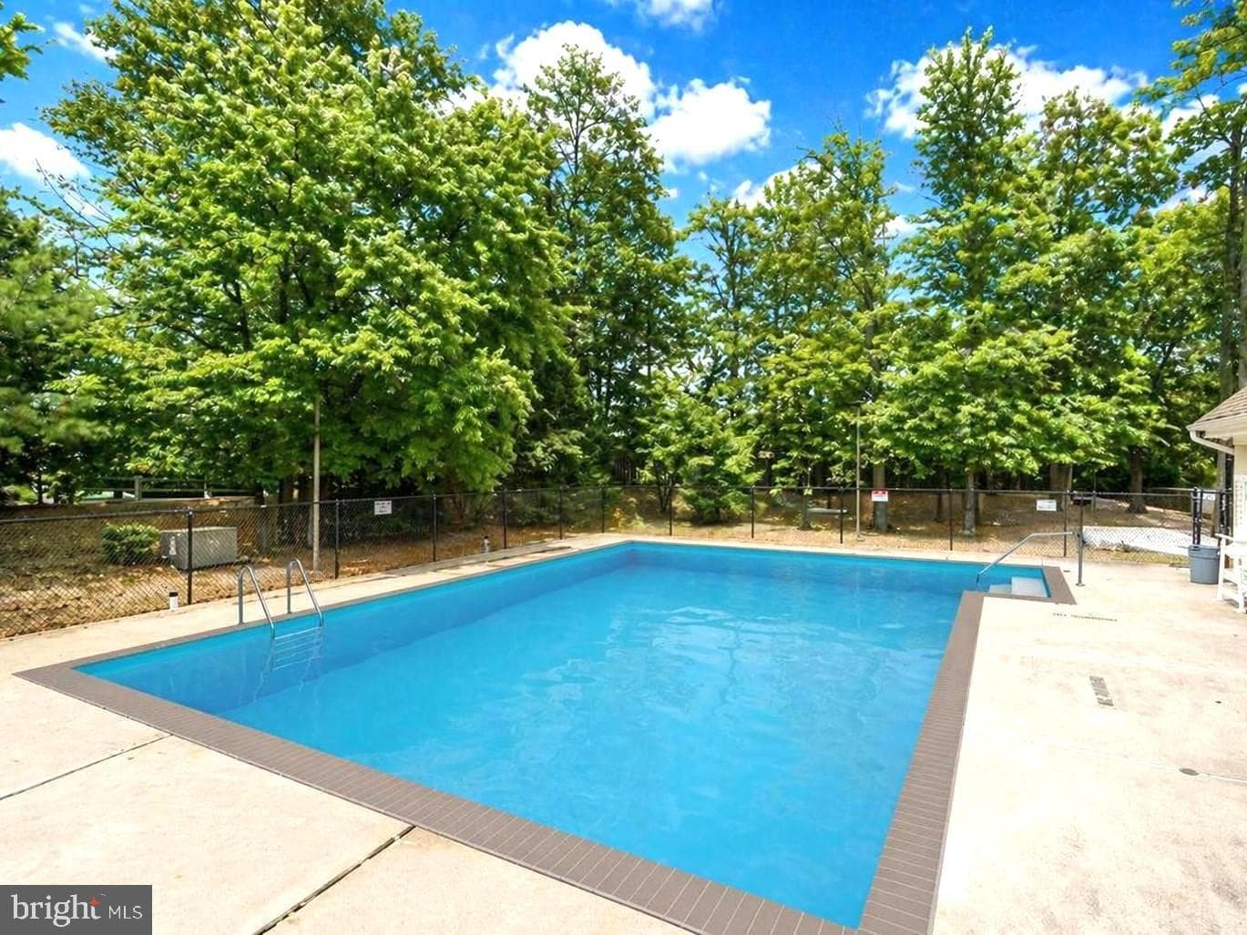 8209 Crossbrook Court #202 photo 27