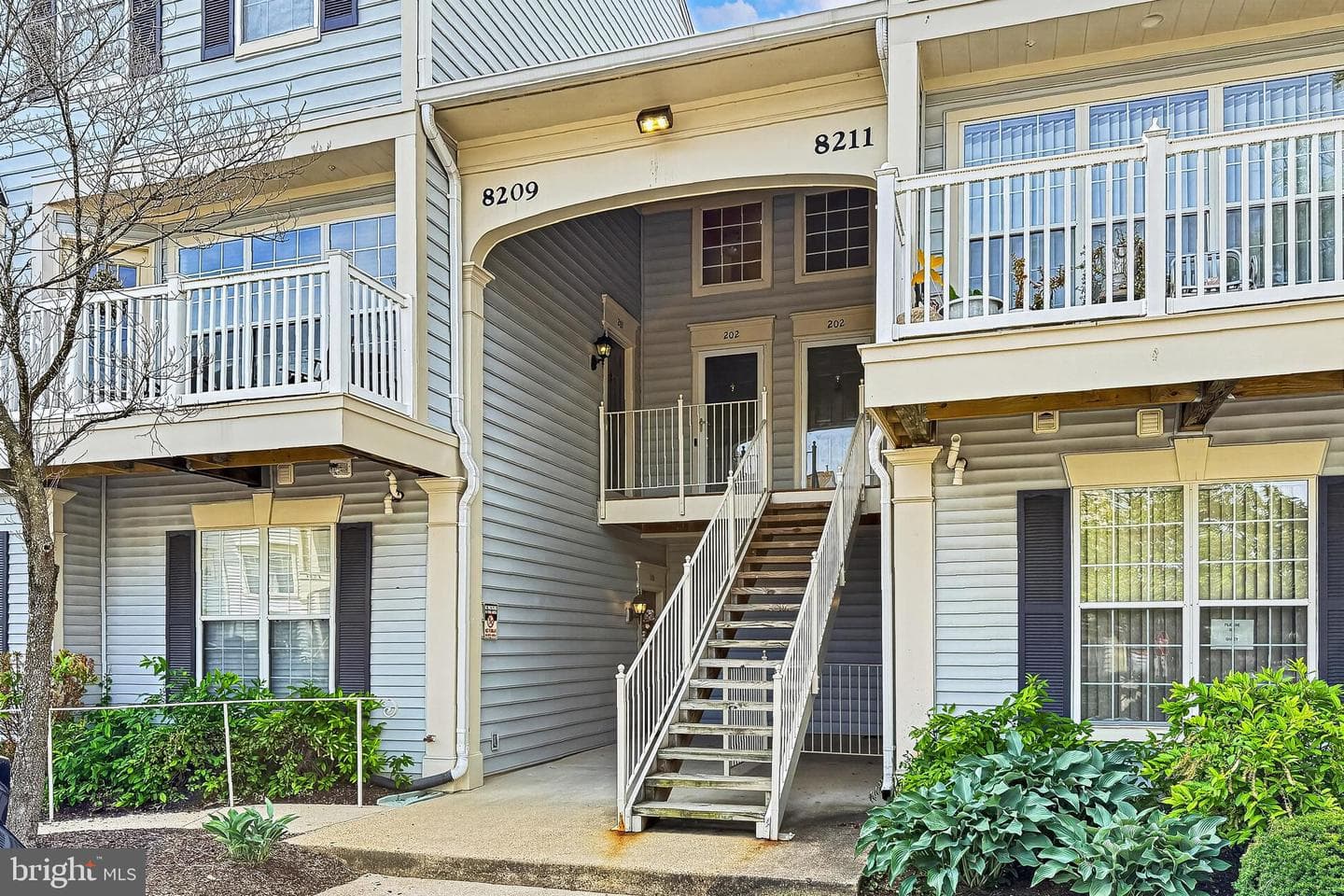 8209 Crossbrook Court #202 photo 30