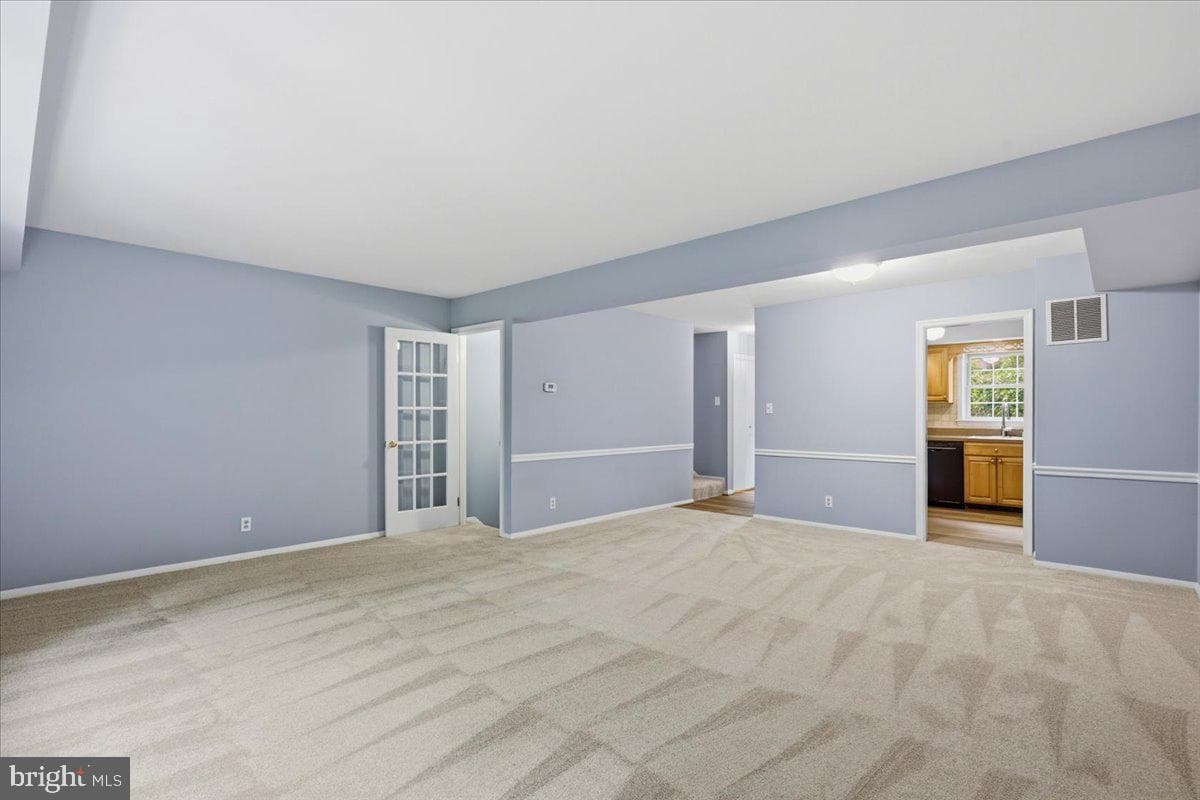 7674 Tiverton Drive photo 8