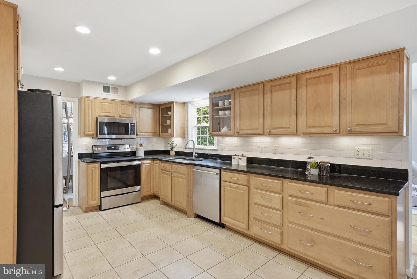 8607 Pilgrim Court photo 9