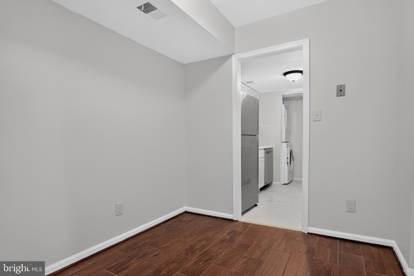 9836 Hagel Circle photo 16