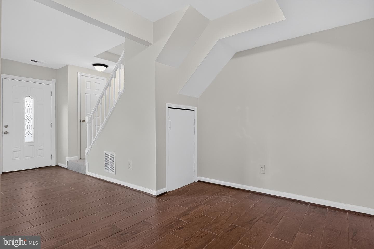 9836 Hagel Circle photo 8