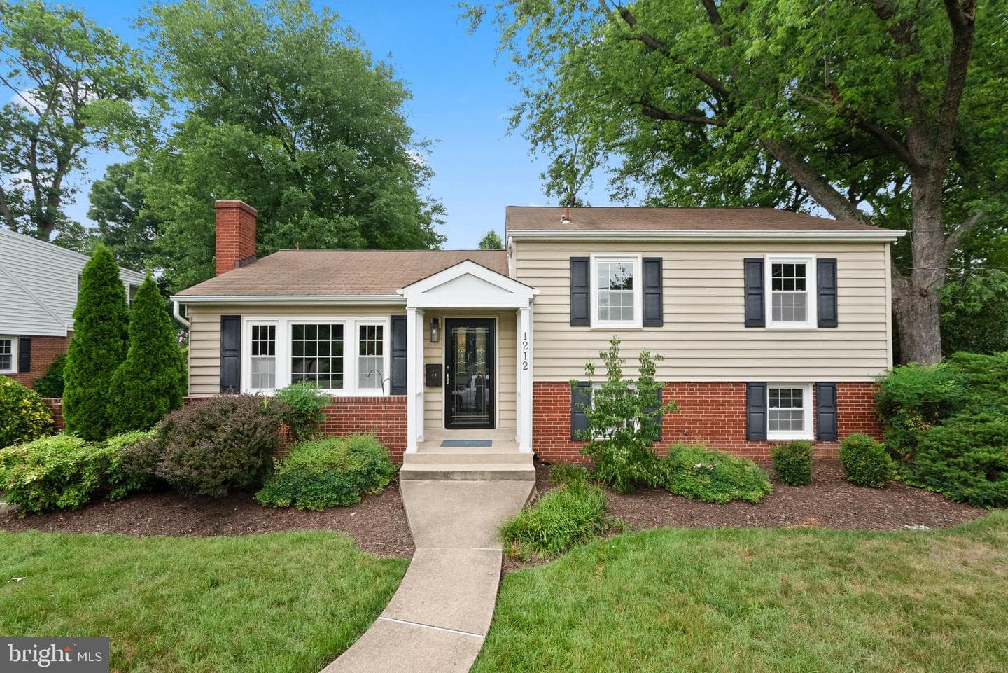 1212 Croton Dr, Alexandria