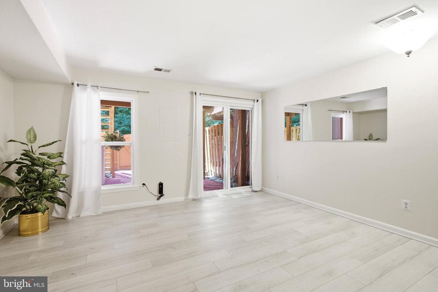 8434 Springfield Oaks Dr photo 31