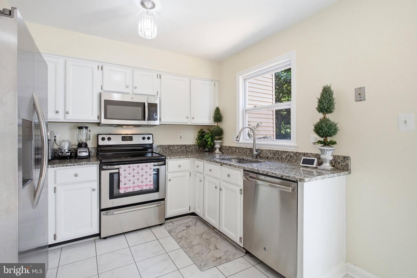 8434 Springfield Oaks Dr photo 9