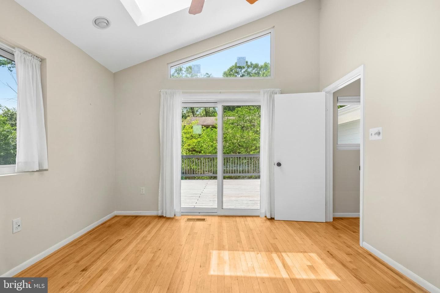 2409 Chestnut Street photo 20