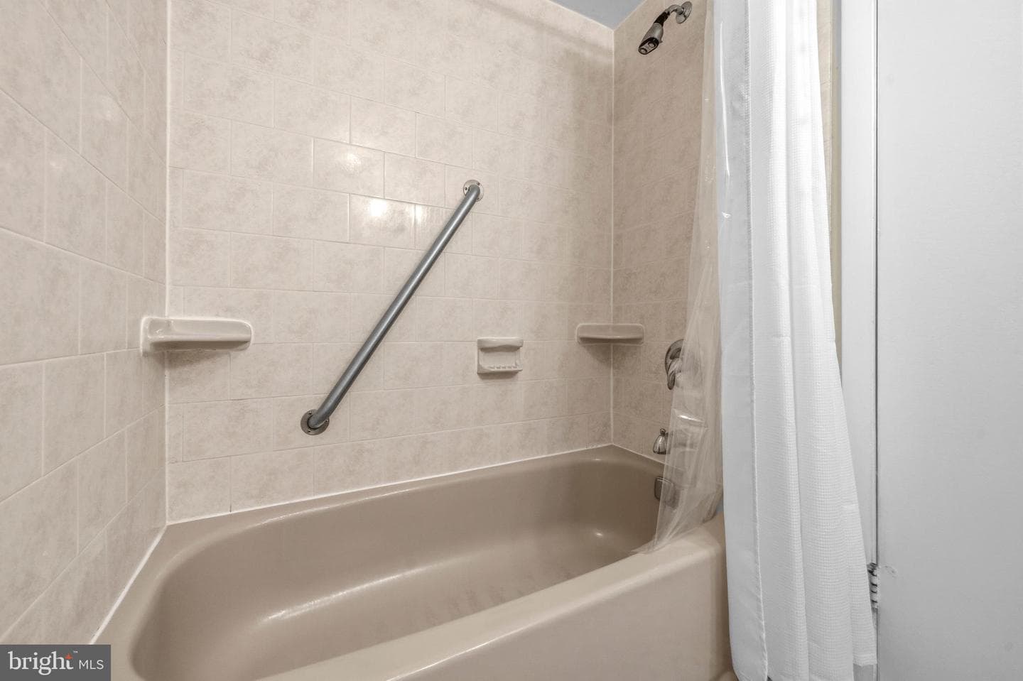 2409 Chestnut Street photo 29