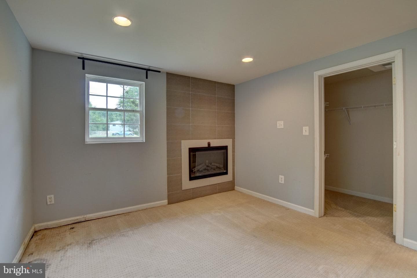 900 Walker Road photo 33