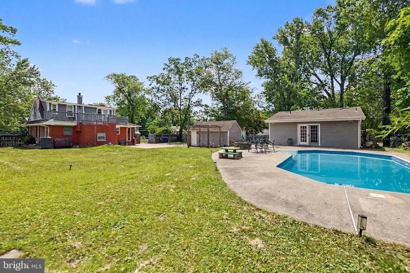 8608 Woodlawn Court photo 29