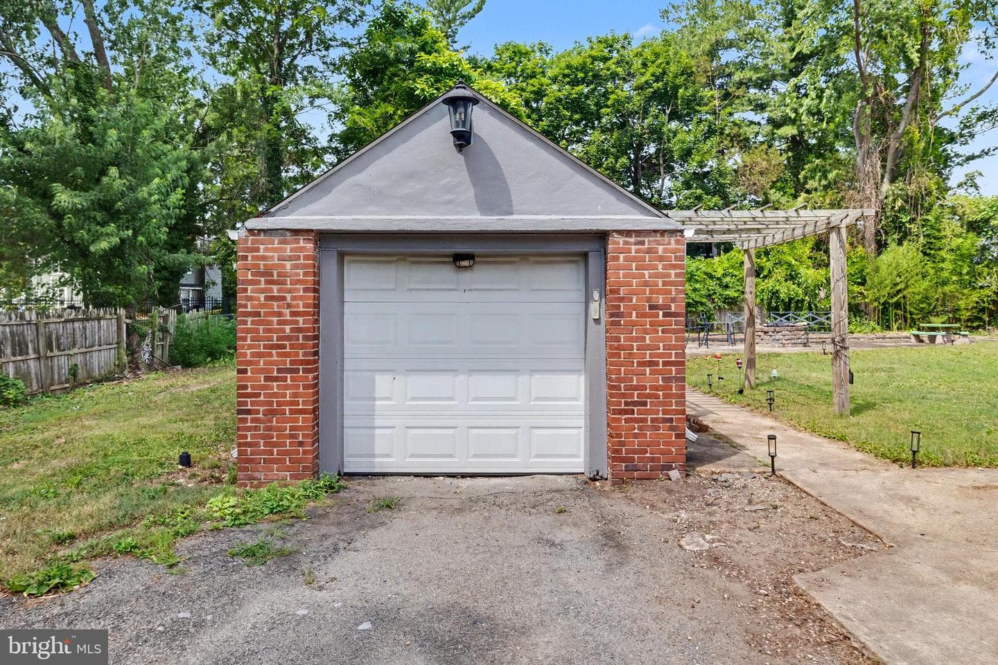 8608 Woodlawn Court photo 41