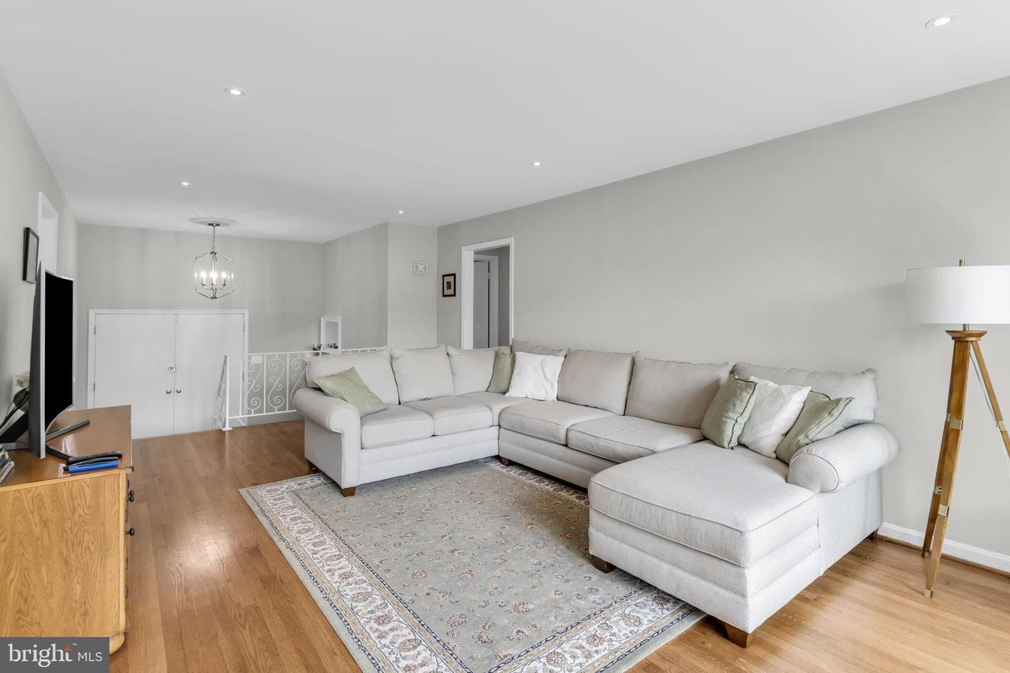 8001 Leyton Place photo 7