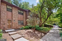 2006 Headlands Circle, Reston