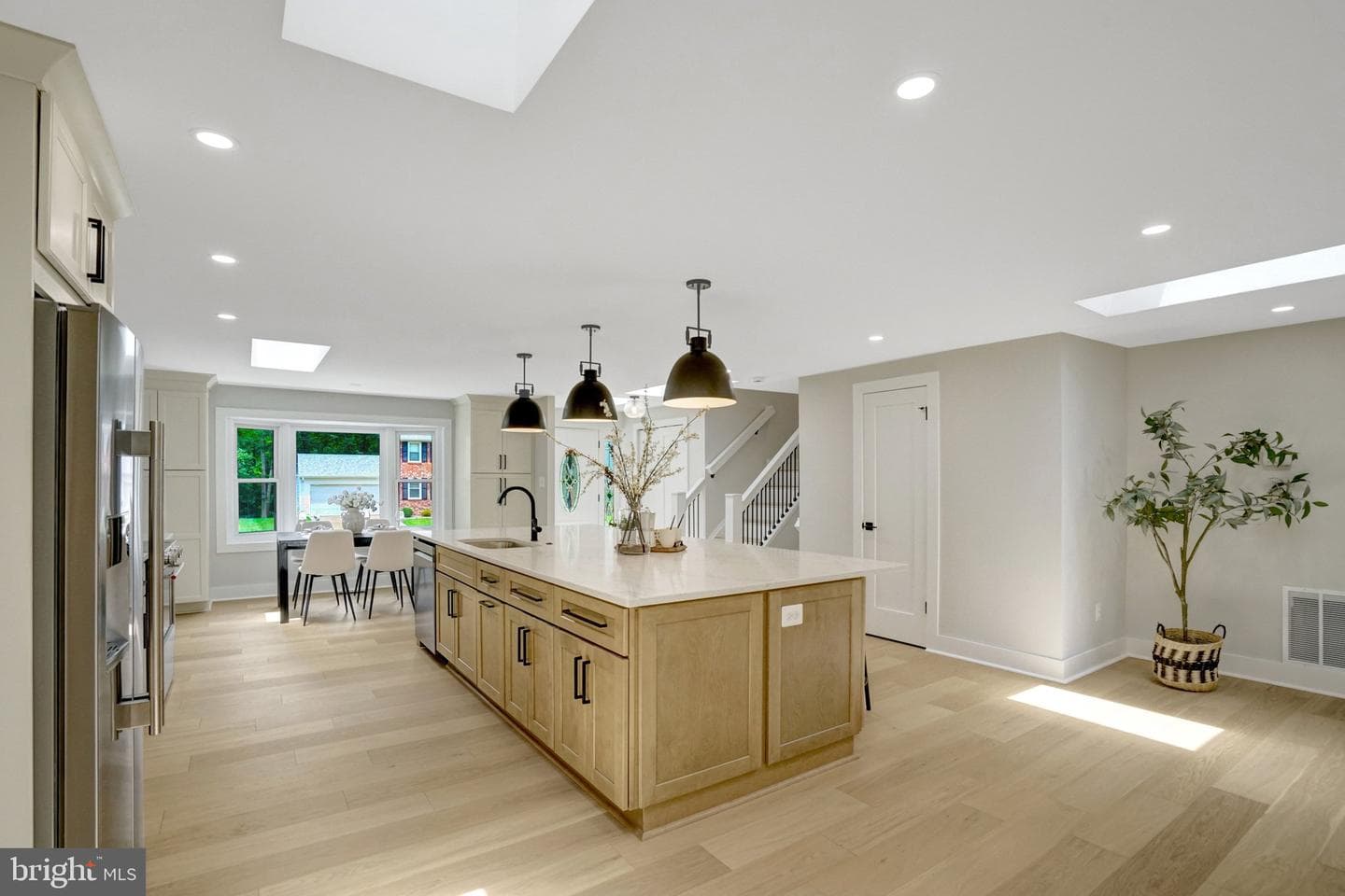 7944 Freehollow Drive photo 4