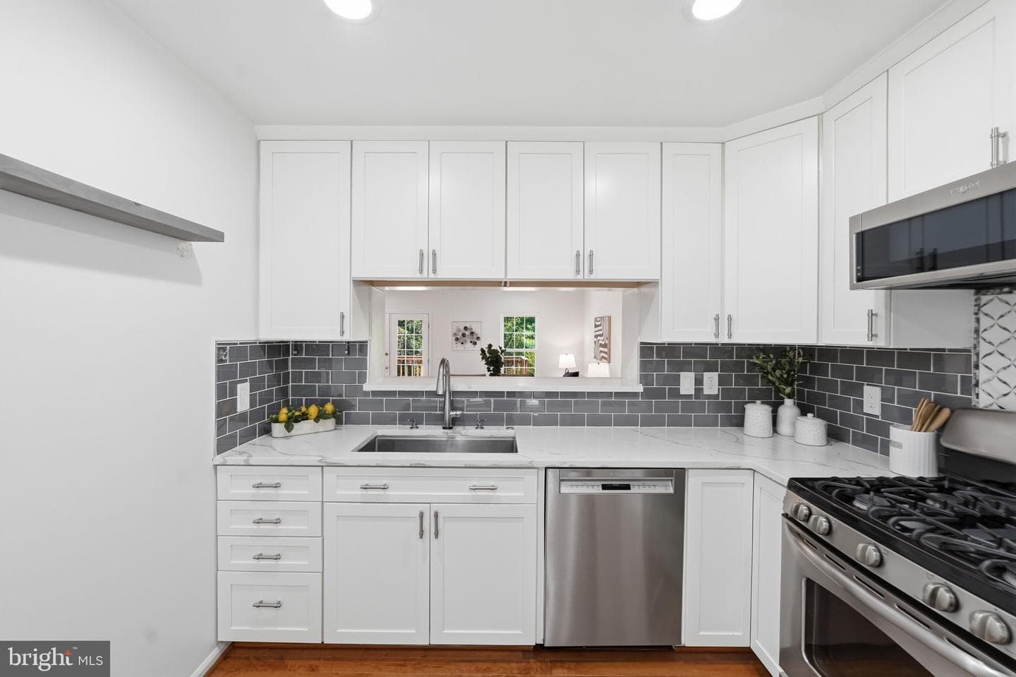 6052 Kestner Circle photo 7